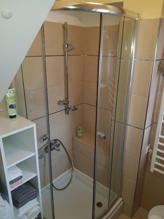 Apartment And Room Marija クルク エクステリア 写真