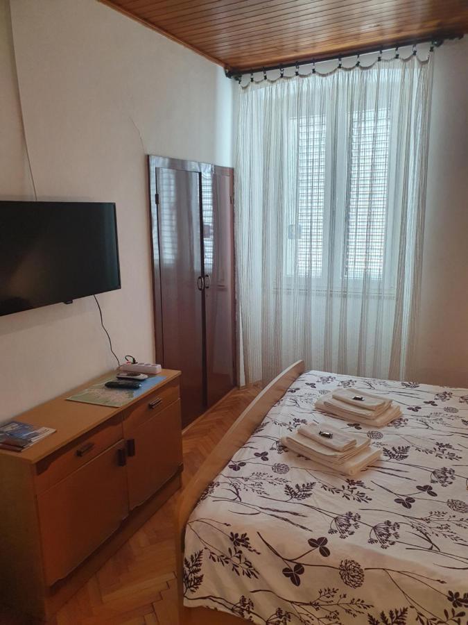 Apartment And Room Marija クルク エクステリア 写真