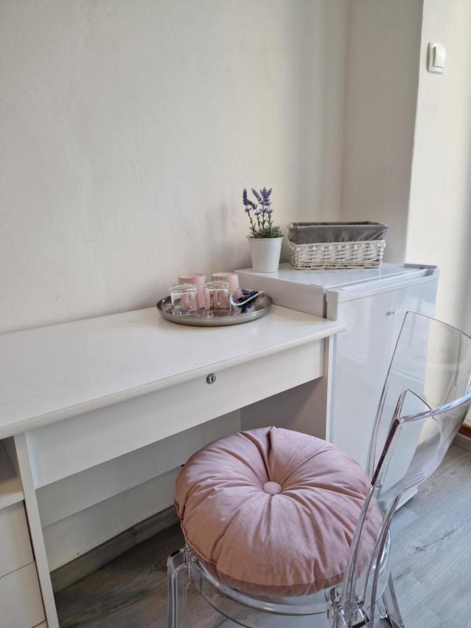 Apartment And Room Marija クルク エクステリア 写真