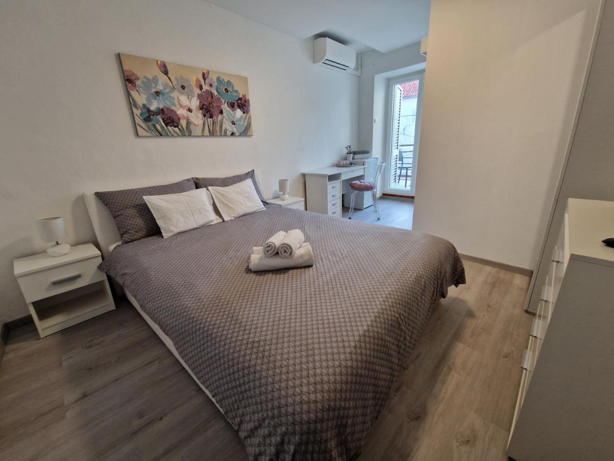 Apartment And Room Marija クルク エクステリア 写真
