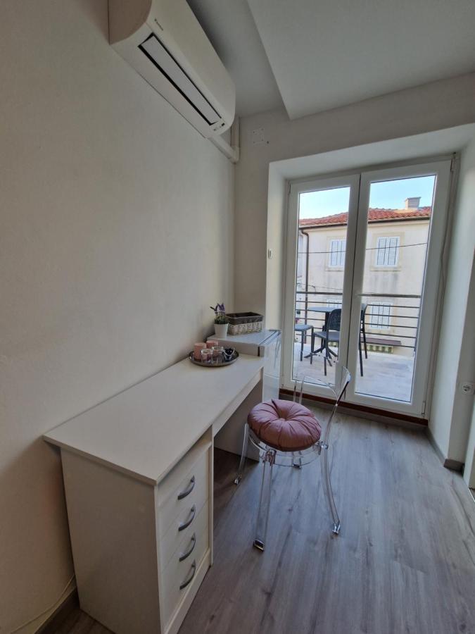 Apartment And Room Marija クルク エクステリア 写真